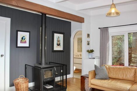 Photo of property in 39 Kauri Point Road, Laingholm, Auckland, 0604