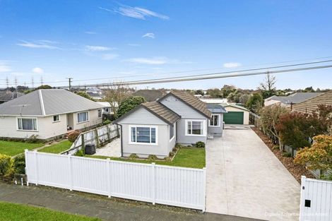 Photo of property in 8 Roberts Road, Hei Hei, Christchurch, 8042