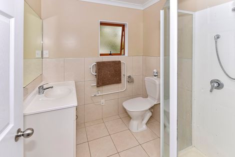 Photo of property in 63c Redoubt Road, Goodwood Heights, Auckland, 2105