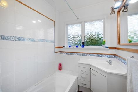 Photo of property in 44 Oranga Street, Marfell, New Plymouth, 4310