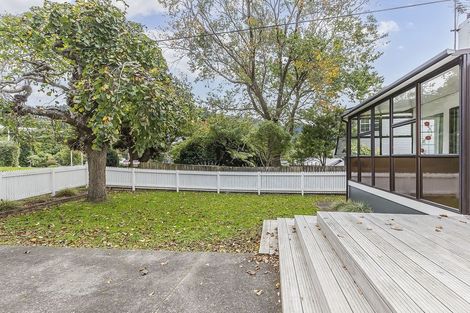 Photo of property in 44 The Drive, Tawa, Wellington, 5028