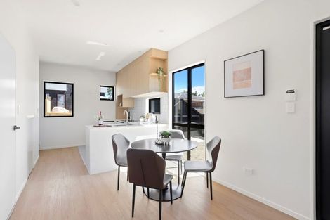 Photo of property in 11/20 Seabrook Avenue, New Lynn, Auckland, 0600