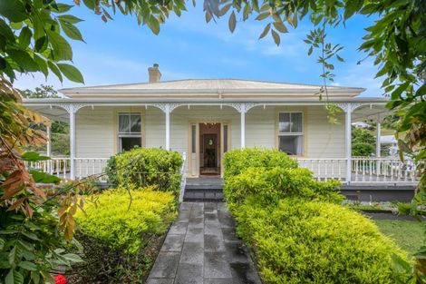 Photo of property in 17 Beresford Street, Russell, 0202