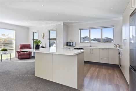 Photo of property in 16 Watkins Drive, Rangiora, 7400