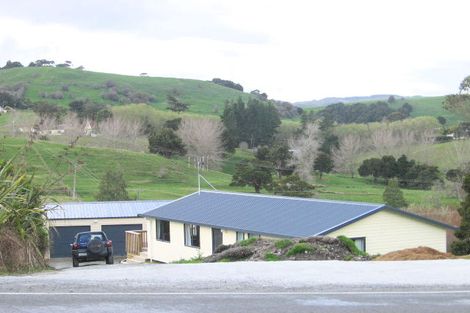 Photo of property in 27 Doctors Hill Road, Maungaturoto, 0520