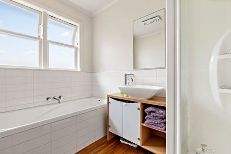 Photo of property in 13 Deller Grove, Silverstream, Upper Hutt, 5019