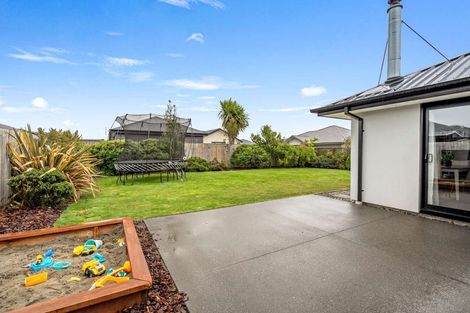 Photo of property in 51 Watkins Drive, Rangiora, 7400