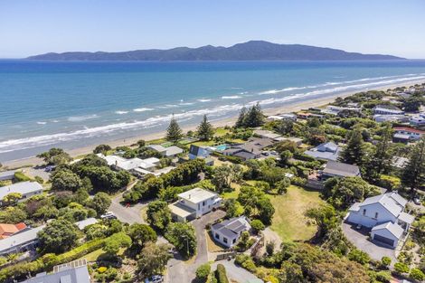 Photo of property in 12 Arawa Street, Raumati Beach, Paraparaumu, 5032