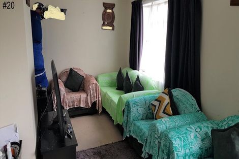 Photo of property in 20-22 Sievers Grove, Cannons Creek, Porirua, 5024