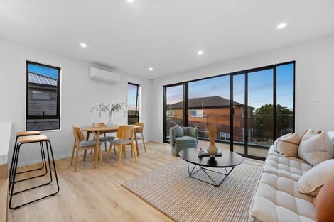 Photo of property in 3c Dawnhaven Drive, Te Atatu Peninsula, Auckland, 0610