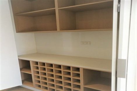 Photo of property in 27 Momona Road, Greenlane, Auckland, 1051