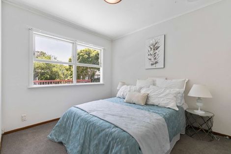 Photo of property in 34 La Rosa Street, Green Bay, Auckland, 0604