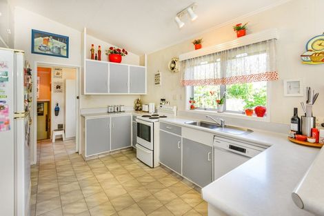 Photo of property in 115 Flaxmere Avenue, Flaxmere, Hastings, 4120