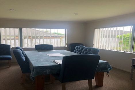 Photo of property in 18 Erne Crescent, East Tamaki, Auckland, 2016