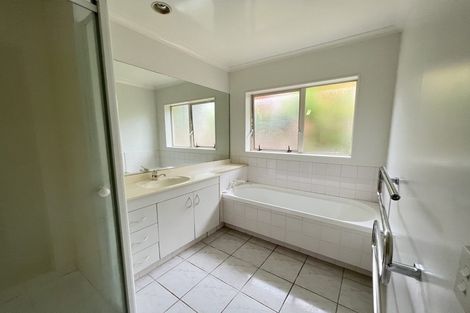 Photo of property in 55 Palmcrest Grove, Highland Park, Auckland, 2010