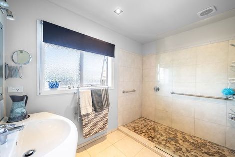 Photo of property in 14 Bideford Place, Dallington, Christchurch, 8061