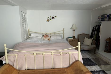 Photo of property in 54 Colchester Crescent, Newlands, Wellington, 6037