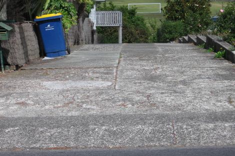 Photo of property in 51 La Rosa Street, Green Bay, Auckland, 0604