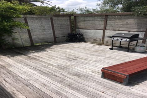 Photo of property in 15 Van Dyke Place, West Harbour, Auckland, 0618