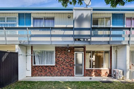 Photo of property in 2/35 Mana Esplanade, Paremata, Porirua, 5026