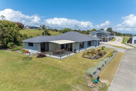 Photo of property in 31 Eagles Way, Cable Bay, 0420