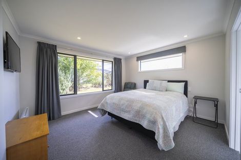 Photo of property in 60 Lawson Burrows Crescent, Te Anau, 9600