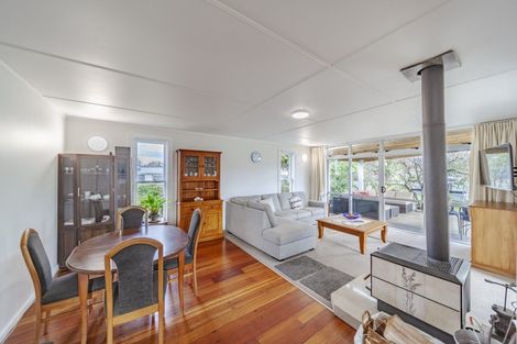 Photo of property in 11 Bell Street, Otane, 4202