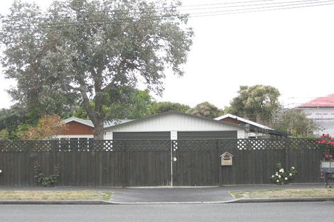 Photo of property in 77 Inwoods Road, Parklands, Christchurch, 8083