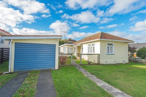 Photo of property in 64 Great North Road, Saint Johns Hill, Whanganui, 4500