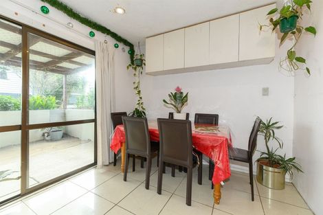 Photo of property in 2/48 Lavelle Road, Henderson, Auckland, 0612