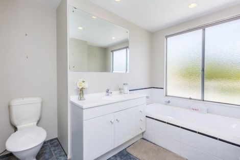 Photo of property in 44 Sunbrae Drive, Silverstream, Upper Hutt, 5019