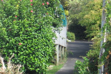 Photo of property in 2/10 Mahara Avenue, Birkenhead, Auckland, 0626