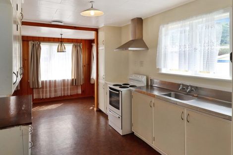 Photo of property in 18 Fitzherbert Road, Wainuiomata, Lower Hutt, 5014