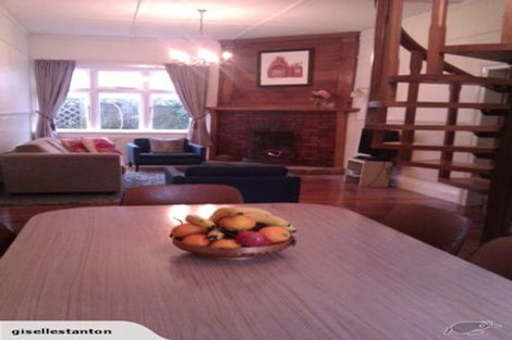 Photo of property in 33 Dublin Street, Martinborough, 5711