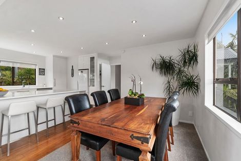 Photo of property in 188 Luckens Road, West Harbour, Auckland, 0618