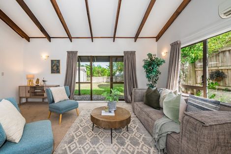 Photo of property in 24 Island View Terrace, Waikanae Beach, Waikanae, 5036