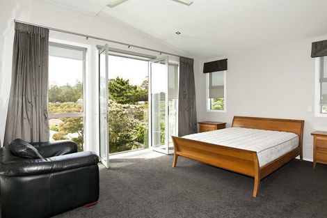 Photo of property in 7b Olwyn Place, Greenhithe, Auckland, 0632