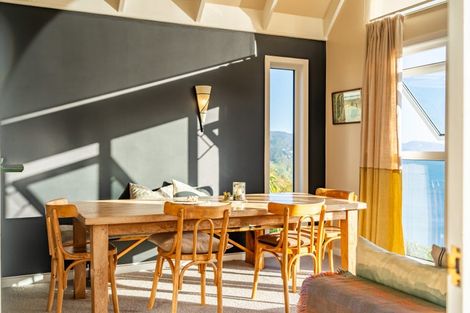 Photo of property in 28 Ngaumatau Road, Point Howard, Lower Hutt, 5013