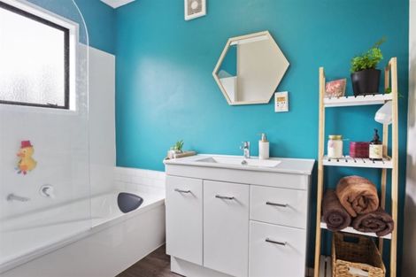 Photo of property in 12b Lawson Place, Hairini, Tauranga, 3112