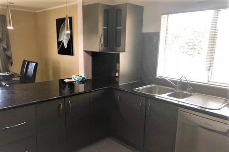 Photo of property in 2/421 Mount Albert Road, Mount Roskill, Auckland, 1041