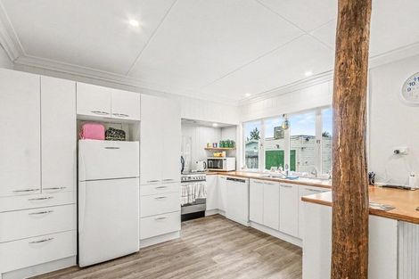Photo of property in 12 Hunia Street, Marton, 4710