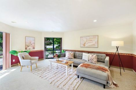 Photo of property in 10 Tararua Crescent, Otaki, 5512