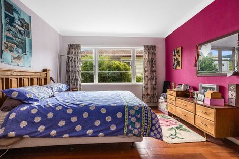 Photo of property in 16 Raroa Terrace, Tawa, Wellington, 5028