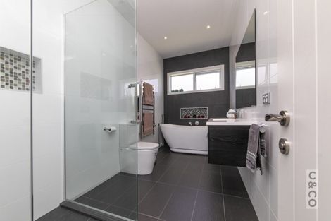 Photo of property in 4 York Terrace, Riverhead, 0820