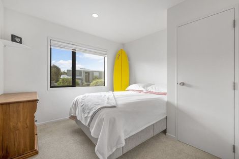 Photo of property in 1/32 Beach Road, Castor Bay, Auckland, 0620