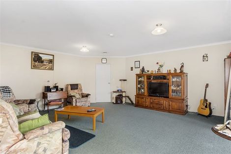 Photo of property in 84 Oteki Park Drive, Welcome Bay, Tauranga, 3112