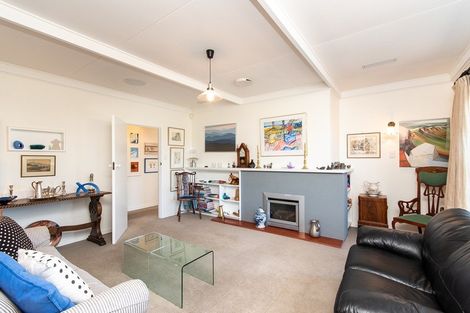 Photo of property in 44 Tauroa Road, Havelock North, 4130