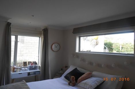 Photo of property in 10 Hawker Street, Mount Victoria, Wellington, 6011