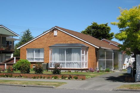 Photo of property in 2/427 Avonhead Road, Avonhead, Christchurch, 8042