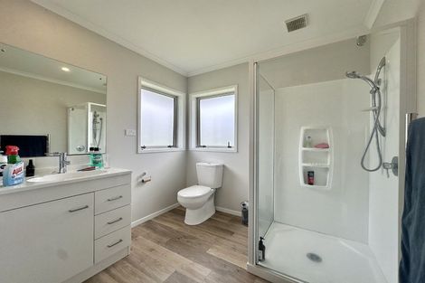 Photo of property in 6 Cory Jane Grove, Riverstone Terraces, Upper Hutt, 5018